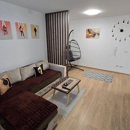 Apartman Muzika Jagodina Ngoại thất bức ảnh